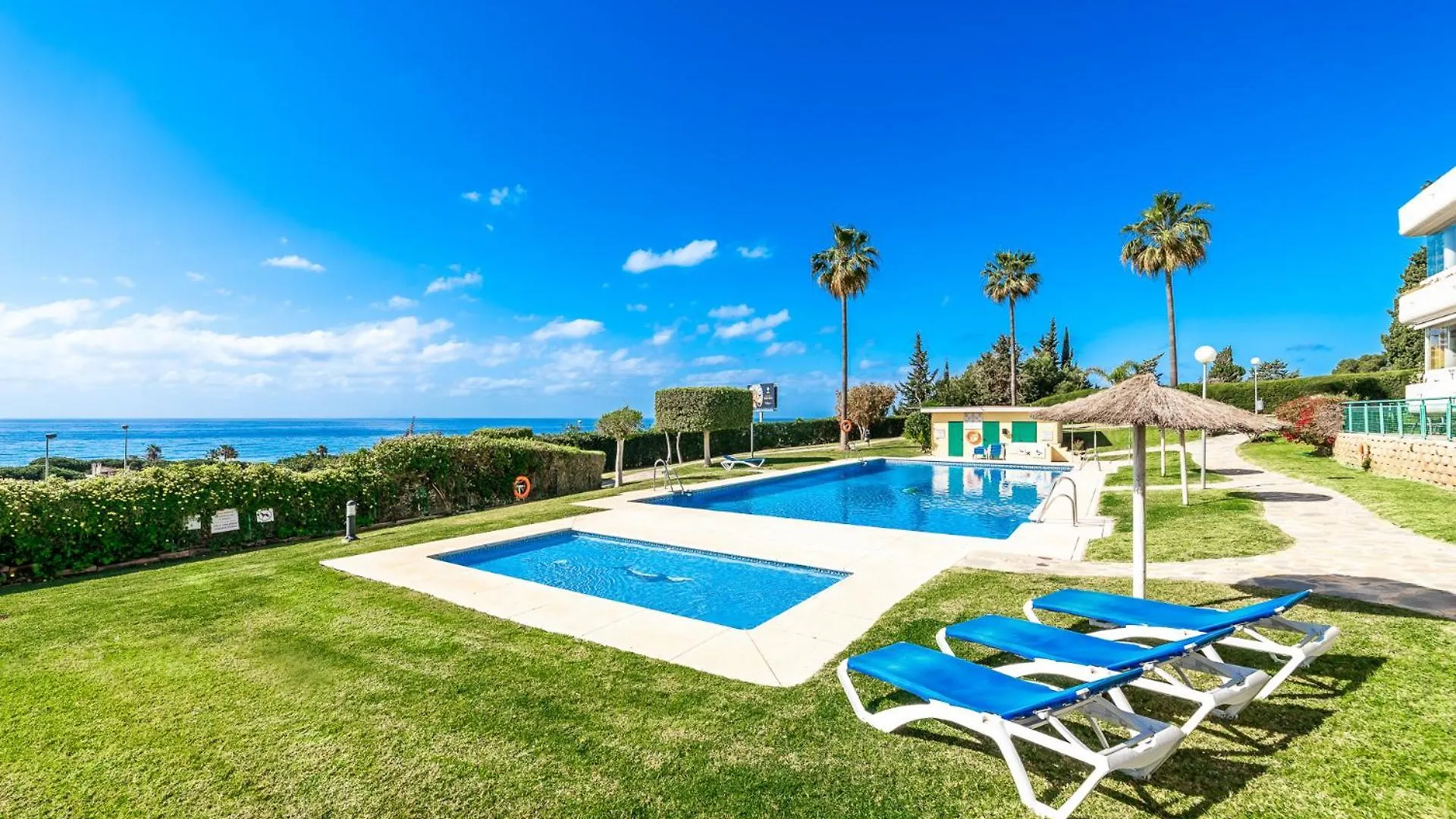 Marbpent - Cabopino 2 Bed 2 Bath Sea View Penthouse Lägenhet Marbella 0*,  Spanien