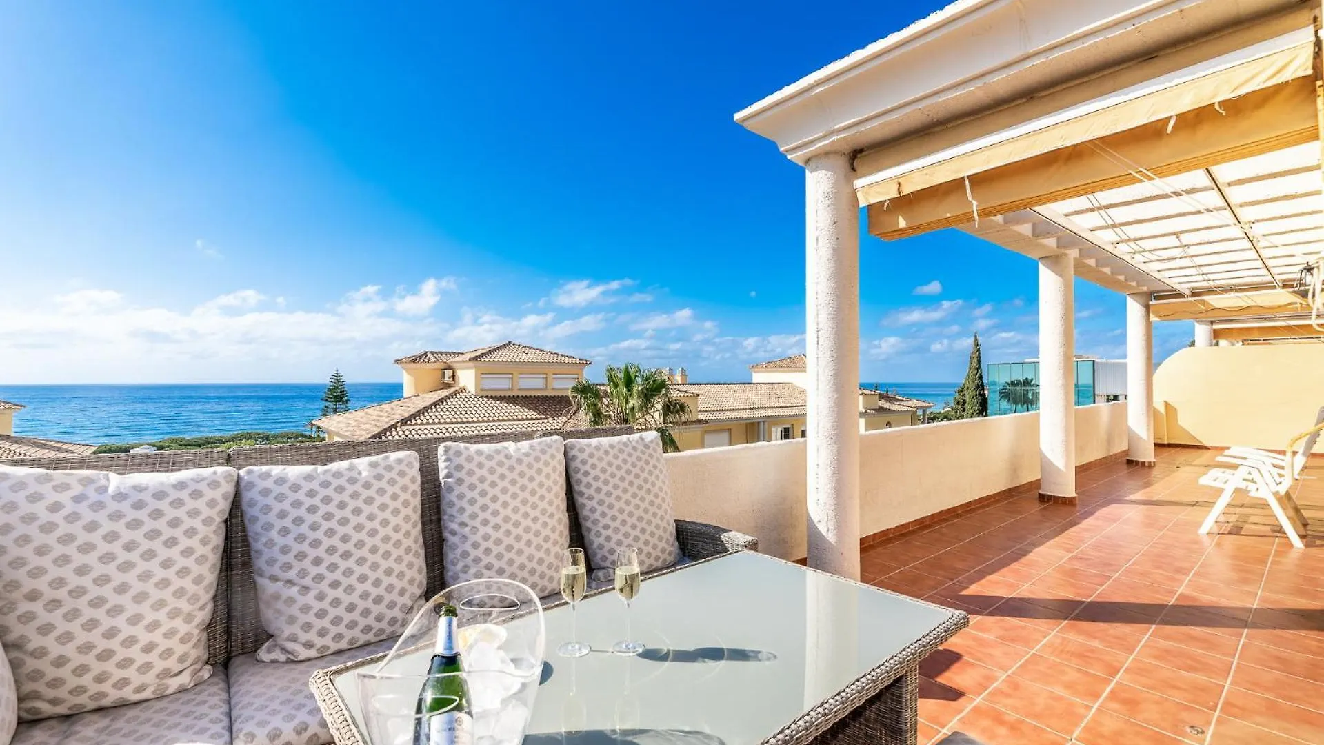 Marbpent - Cabopino 2 Bed 2 Bath Sea View Penthouse Lägenhet Marbella