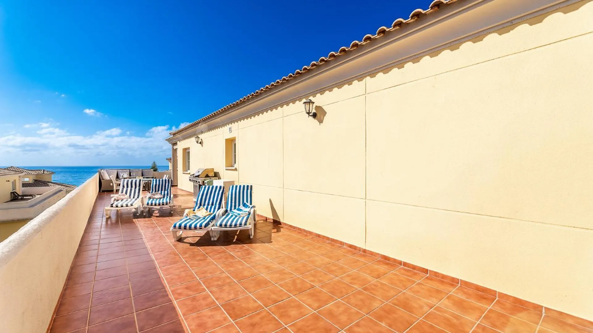 Marbpent - Cabopino 2 Bed 2 Bath Sea View Penthouse Lägenhet Marbella